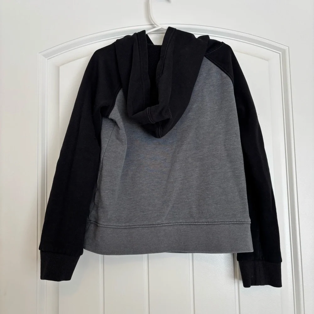 Under Armour Kids Gray and Black Hoodie Size 6